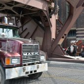 Cermak-Road-Bridge-Chicago-peinture-Michelle-Auboiron-2015-9 thumbnail