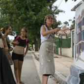 michelle-auboiron-peintre-en-action-a-la-havane-14 thumbnail