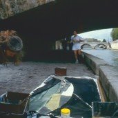 Michelle-Auboiron-peint-in-situ-les-Ponts-de-Paris-Photo-Anne-Sarter-10 thumbnail