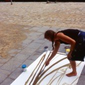 Michelle-Auboiron-peint-in-situ-les-Ponts-de-Paris-Photo-Anne-Sarter-14 thumbnail